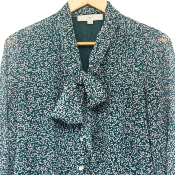 LOFT • Garden Floral Blouse - Picture 9 of 9